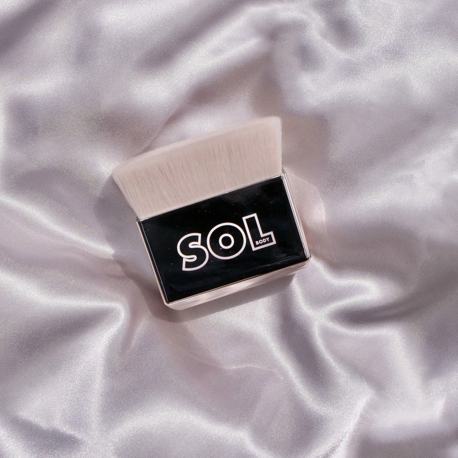 Body Blending Brush 3 Body Blending Brush - Image 3